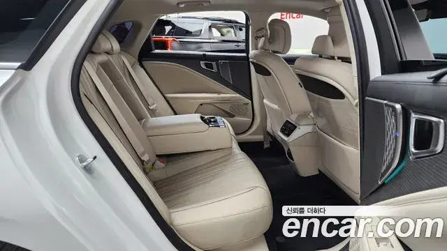 Kia K8 2025 — Photo 19/42