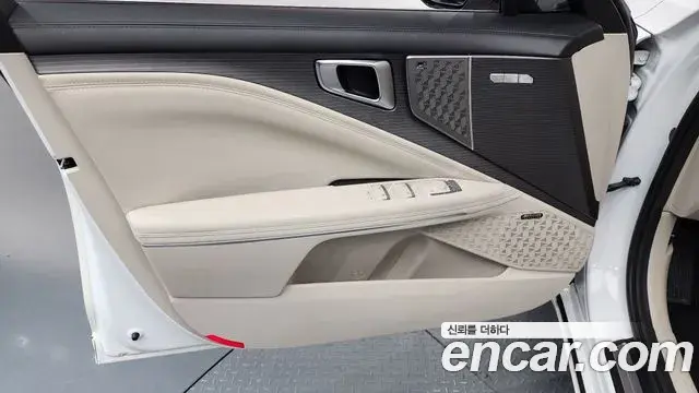 Kia K8 2025 — Photo 18/42