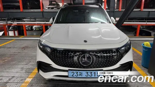Mercedes-Benz EQB 2025 — Photo 1/3