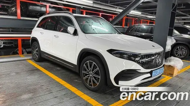 Mercedes-Benz EQB 2025 — Photo 3/3