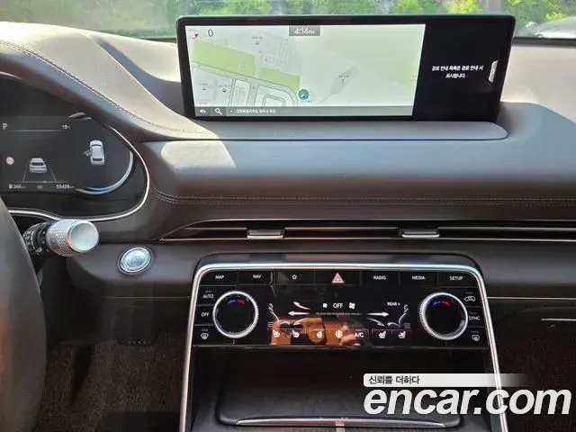 Genesis GV80 2021 — Photo 13/20