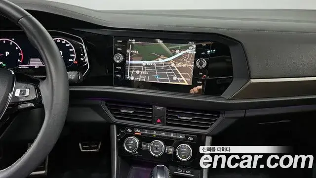 Volkswagen Jetta 2021 — Photo 32/34