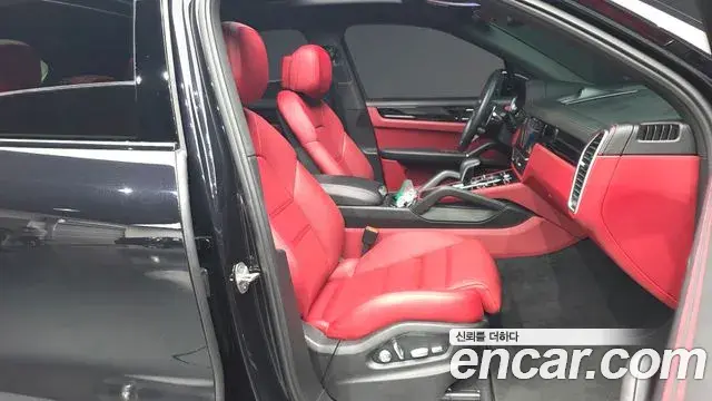 Porsche Cayenne 2020 — Фото 11/20