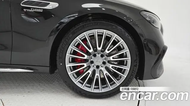 Mercedes-Benz E-Class 2025 — Photo 9/20