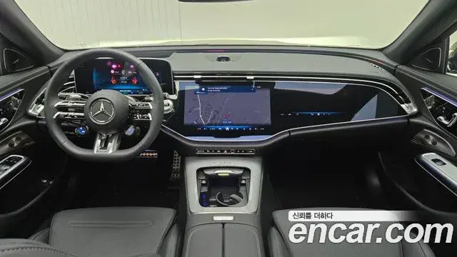 Mercedes-Benz E-Class 2025 — Photo 4/20