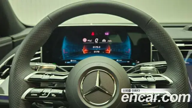 Mercedes-Benz E-Class 2025 — Photo 16/20