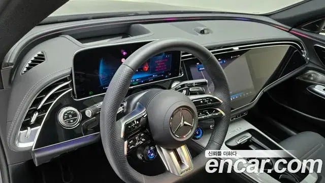 Mercedes-Benz E-Class 2025 — Photo 14/20