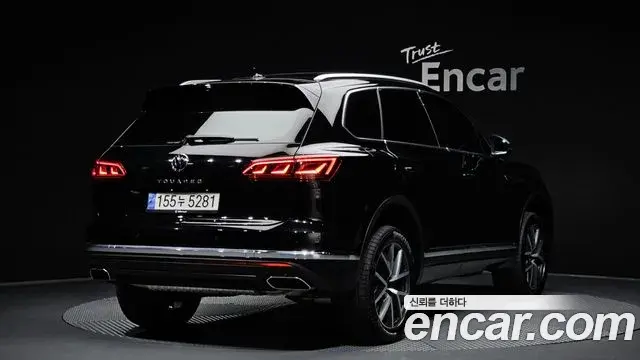 Volkswagen Touareg 2023 — Photo 32/33