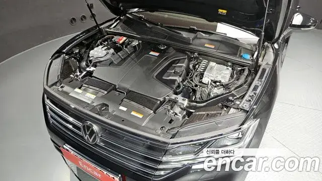 Volkswagen Touareg 2023 — Photo 15/33