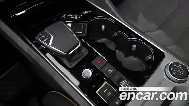 Volkswagen Touareg 2023 — Photo 22/33