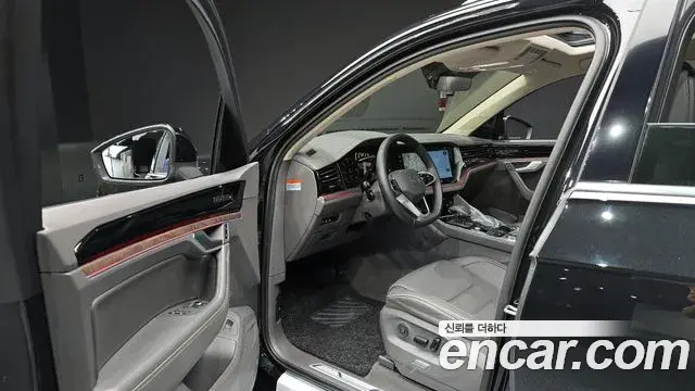 Volkswagen Touareg 2023 — Photo 25/33