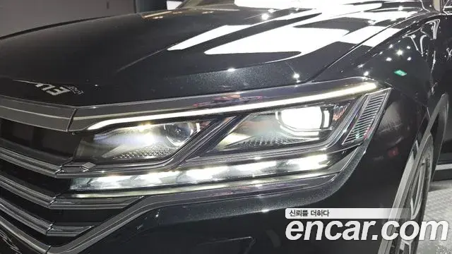 Volkswagen Touareg 2023 — Photo 18/33
