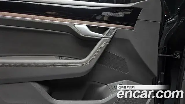 Volkswagen Touareg 2023 — Photo 26/33