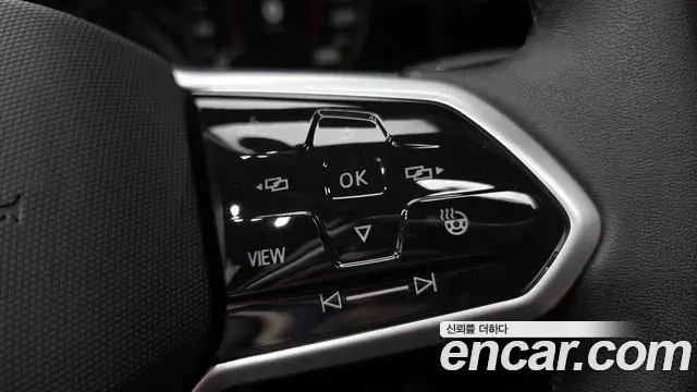 Volkswagen Touareg 2023 — Photo 19/33