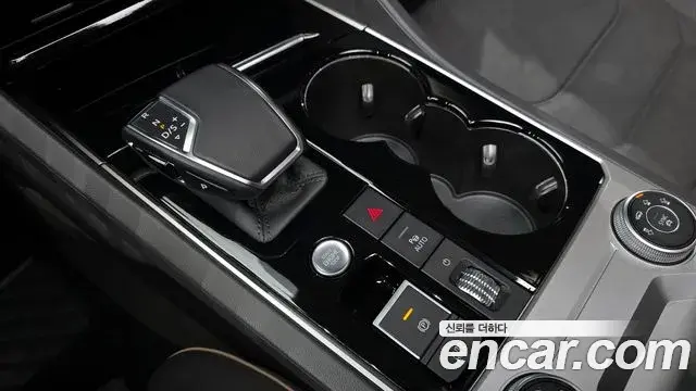 Volkswagen Touareg 2023 — Photo 14/33