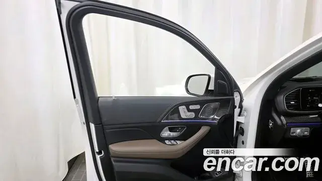 Mercedes-Benz GLE-Class 2021 — Photo 32/33