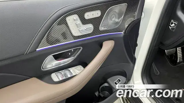 Mercedes-Benz GLE-Class 2021 — Photo 22/33