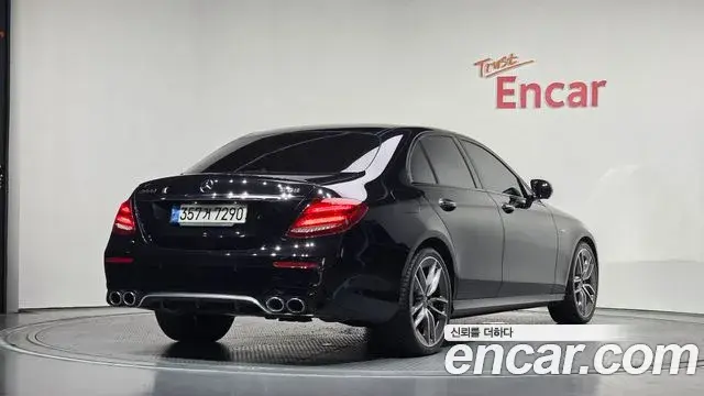 Mercedes-Benz E-Class 2019 — ფოტო 34/36