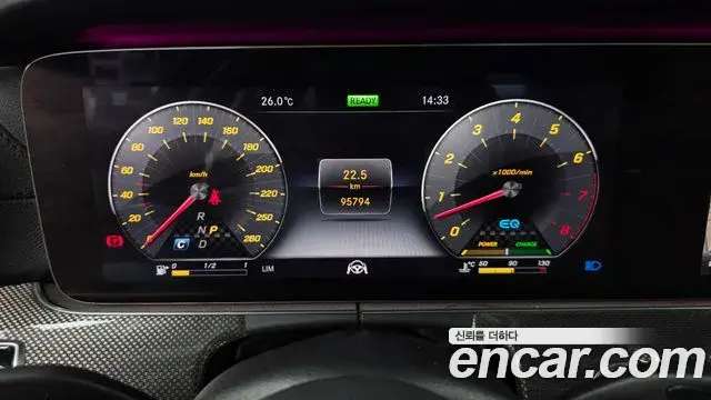 Mercedes-Benz E-Class 2019 — ფოტო 19/36