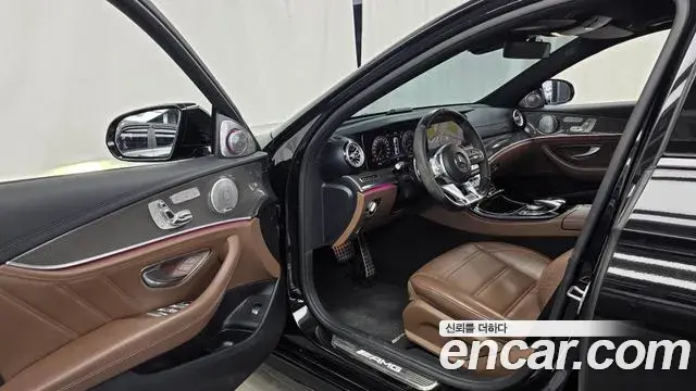 Mercedes-Benz E-Class 2019 — ფოტო 15/36