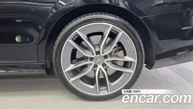 Mercedes-Benz E-Class 2019 — ფოტო 8/36