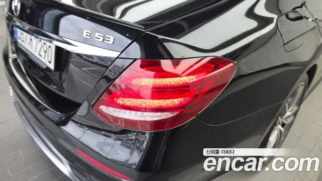 Mercedes-Benz E-Class 2019 — ფოტო 16/36