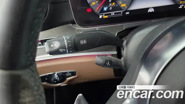 Mercedes-Benz E-Class 2019 — ფოტო 31/36