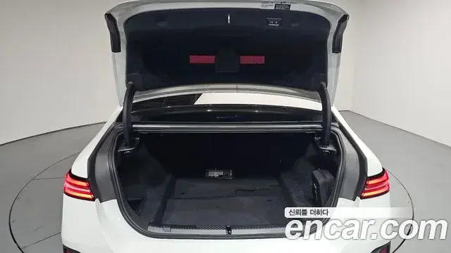 BMW 5 Series 2025 — Şəkil 10/41