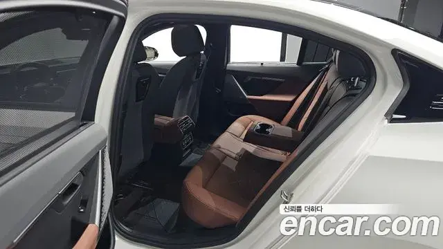 BMW 5 Series 2025 — Şəkil 15/41