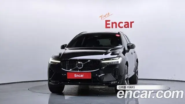 Volvo XC60 2022 — Фото 3/20