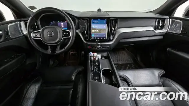 Volvo XC60 2022 — Фото 7/20