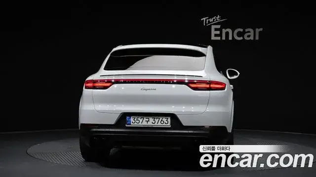Porsche Cayenne 2020 — Фото 4/20