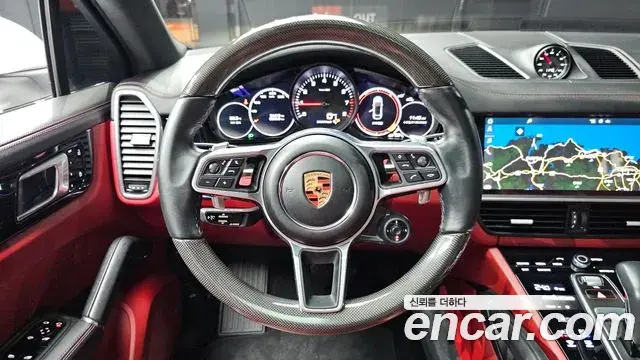 Porsche Cayenne 2020 — Фото 13/20