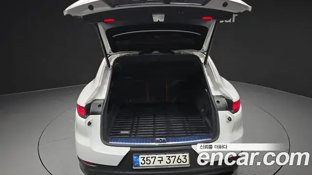 Porsche Cayenne 2020 — Фото 20/20