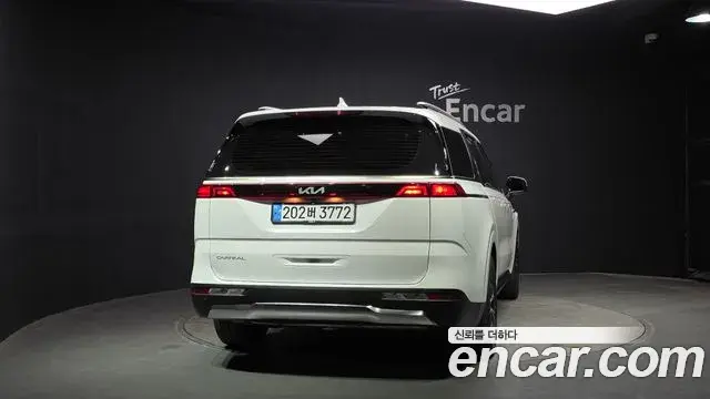 Kia Carnival 2023 — Фото 4/20