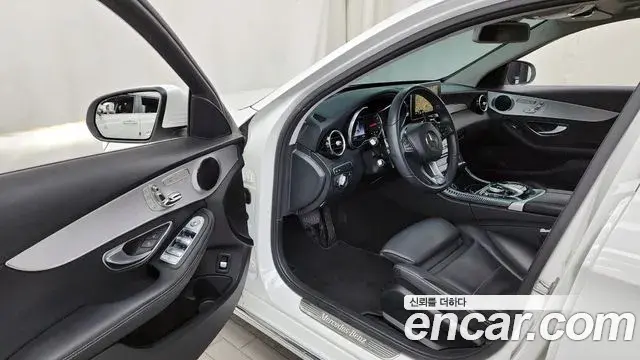 Mercedes-Benz C-Class 2018 — Фото 10/20