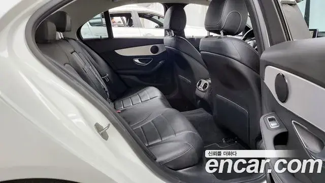 Mercedes-Benz C-Class 2018 — Фото 12/20