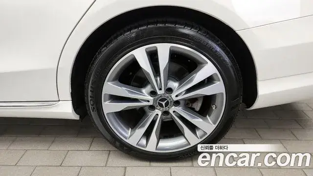 Mercedes-Benz C-Class 2018 — ფოტო 14/32