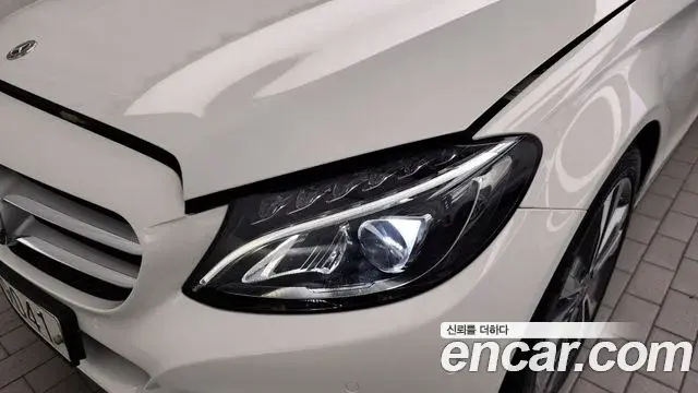 Mercedes-Benz C-Class 2018 — ფოტო 7/32