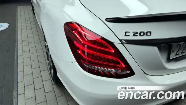 Mercedes-Benz C-Class 2018 — ფოტო 11/32