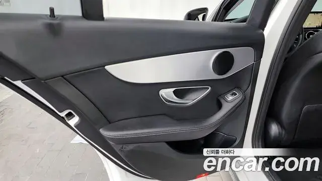 Mercedes-Benz C-Class 2018 — ფოტო 9/32