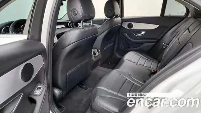 Mercedes-Benz C-Class 2018 — ფოტო 24/32
