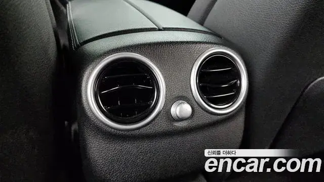 Mercedes-Benz C-Class 2018 — ფოტო 16/32