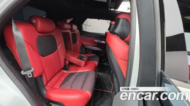 Genesis GV70 2025 — ფოტო 17/20