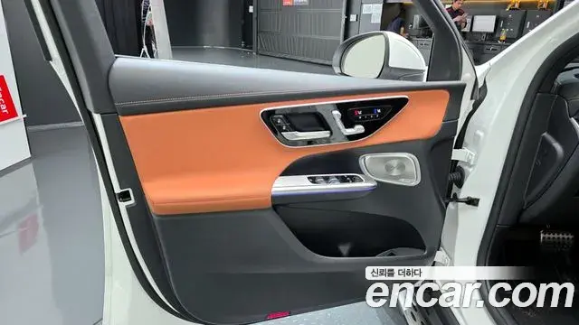 Mercedes-Benz GLC-Class 2025 — ფოტო 23/33