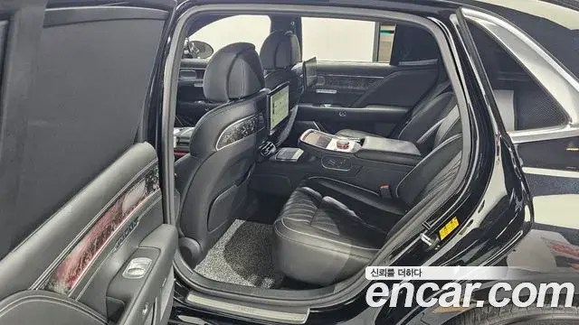Genesis G90 2022 — Photo 19/41