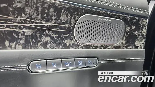 Genesis G90 2022 — Photo 39/41