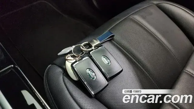 Land Rover Range Rover Evoque 2019 — Фото 16/20