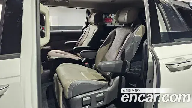 Kia Carnival 2024 — Фото 11/20