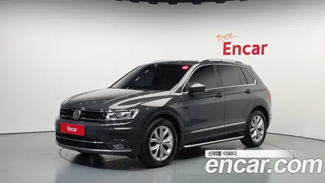 Volkswagen Tiguan 2018 — ფოტო 22/33